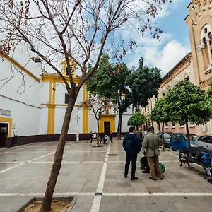 Apartment Stunning And Colorful- 4bd 2bth- Santa Cruz, Seville